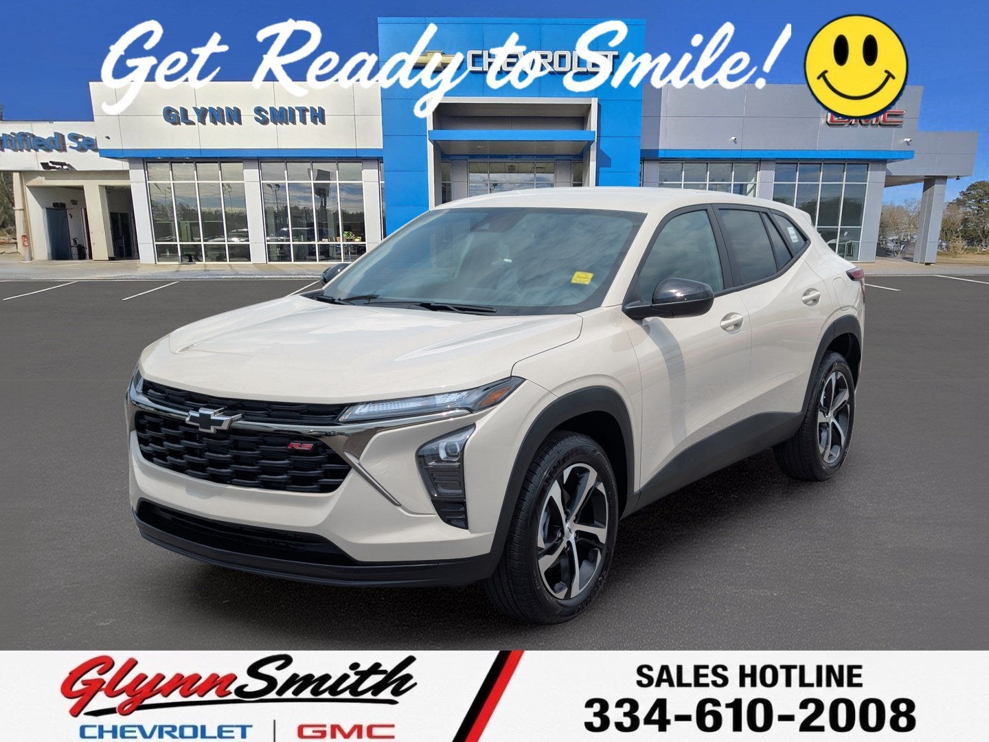 2026 Chevrolet Trax 1RS in White Sands — front three-quarter view